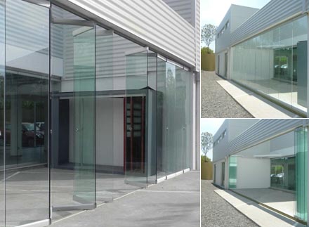 oficinasideal_puertas plegables en vidrio templado1